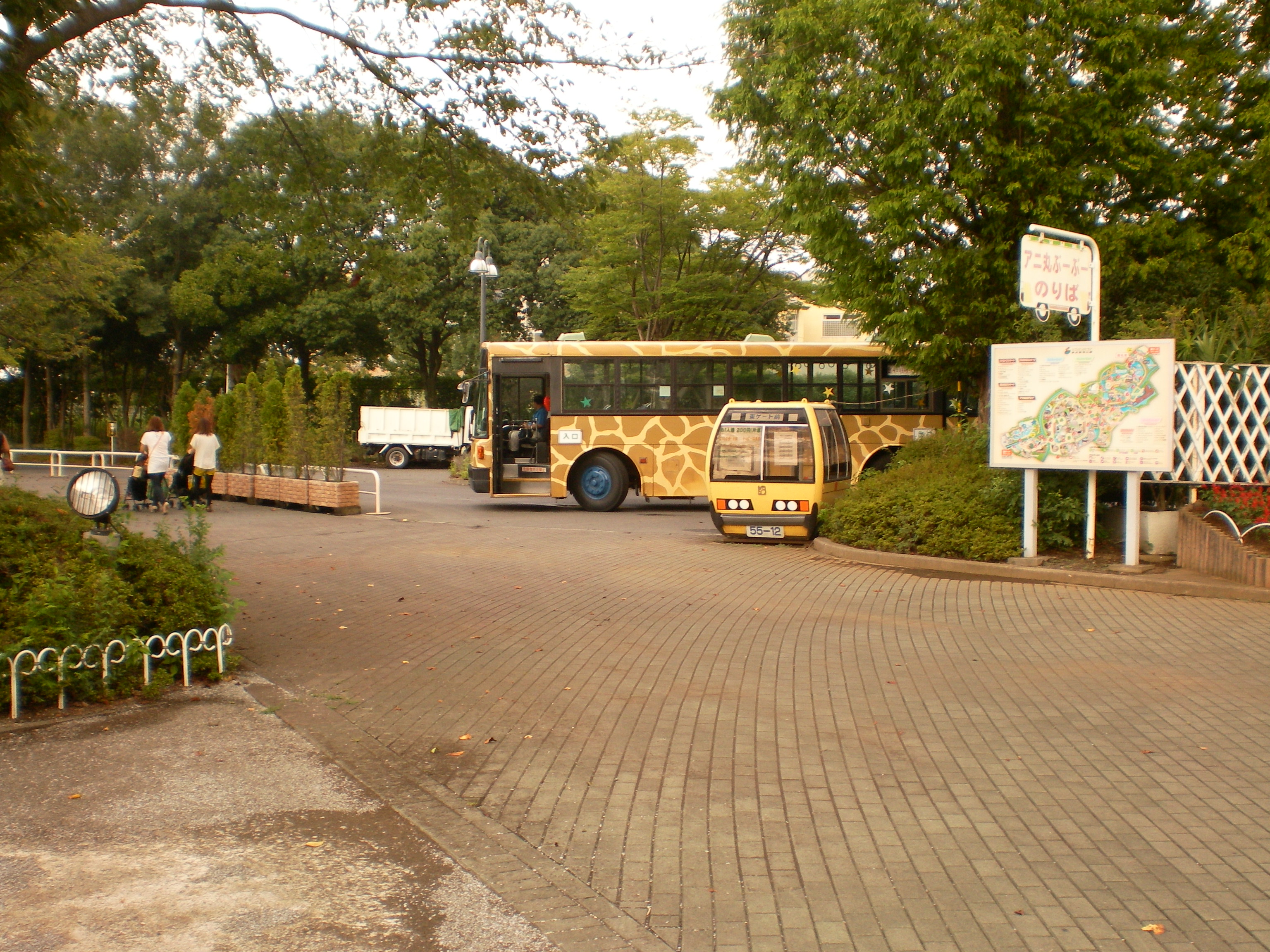こども動物園